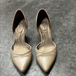 Elegant Beige Pointed-Toe Heels